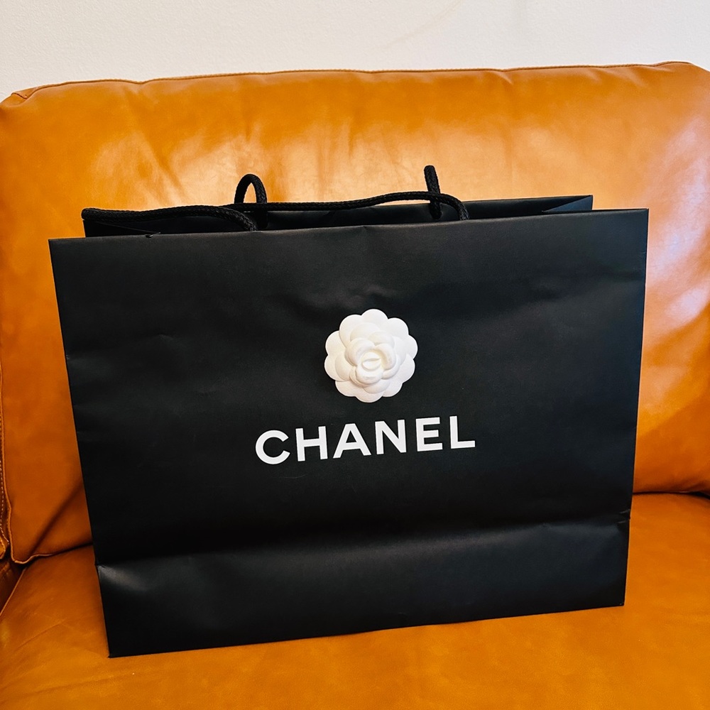 big Chanel Shopping bag with flower.